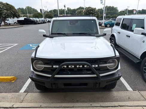 Used 2021 Ford Bronco Outer Banks AWD/4WD image 2