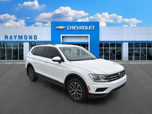 Used 2021 Volkswagen Tiguan SE FWD image 1