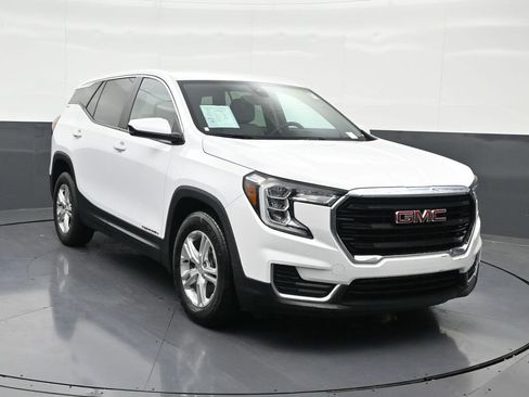 Used 2022 GMC Terrain SLE image 8