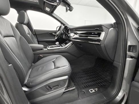 Used 2025 Audi Q7 2.0T Premium w/ Convenience Package AWD/4WD image 42