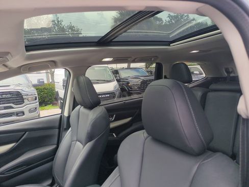 Used 2022 Subaru Ascent Limited w/ Technology Package AWD/4WD image 23