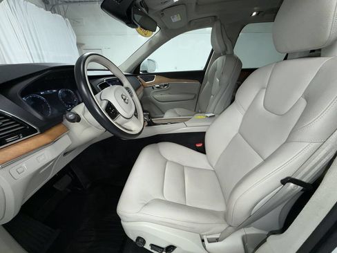 Used 2022 Volvo XC90 T6 Momentum w/ Advanced Package AWD/4WD image 12