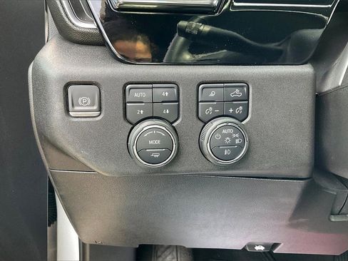 Used 2024 Chevrolet Silverado 2500 LTZ image 23