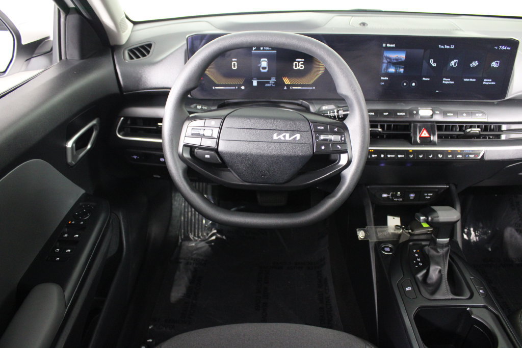 Used 2025 Kia K4 FWD image 6