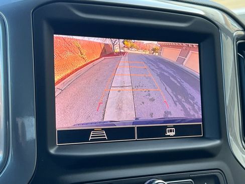 Used 2022 Chevrolet Silverado 1500 Custom image 18