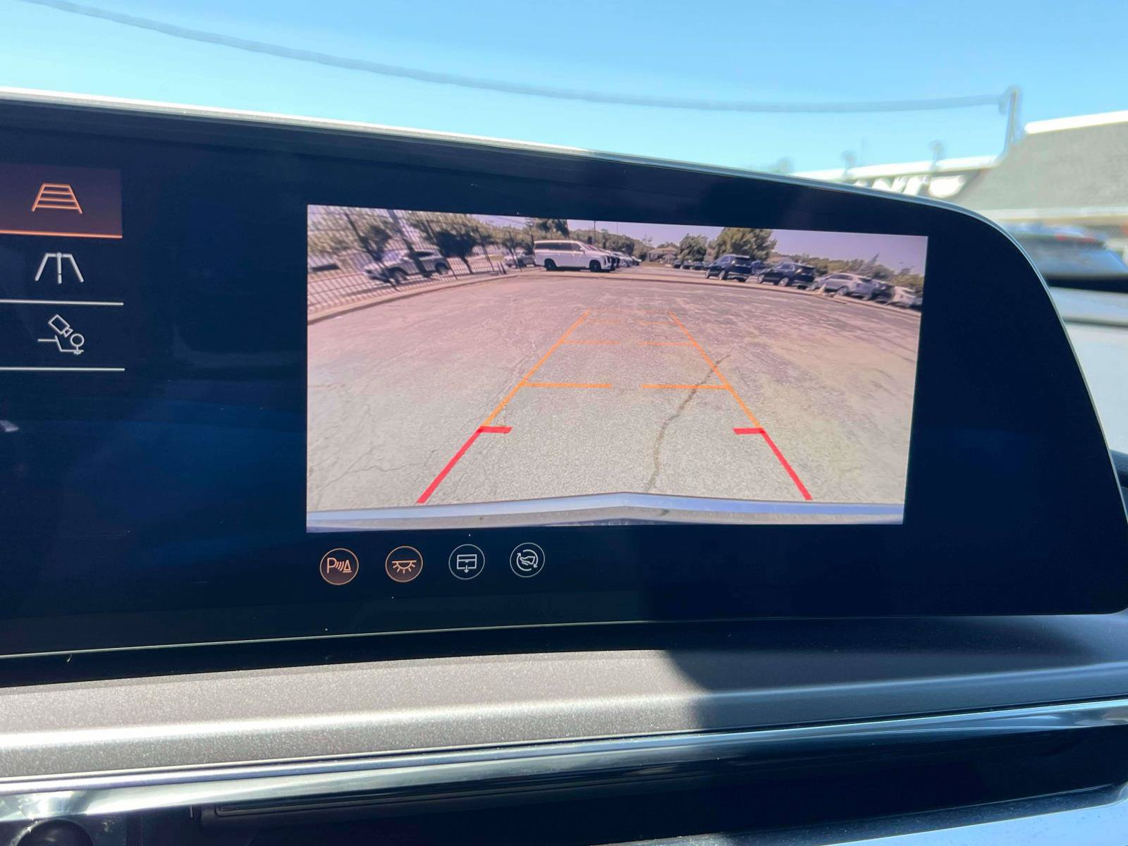 Used 2024 Cadillac Lyriq Tech AWD/4WD image 18