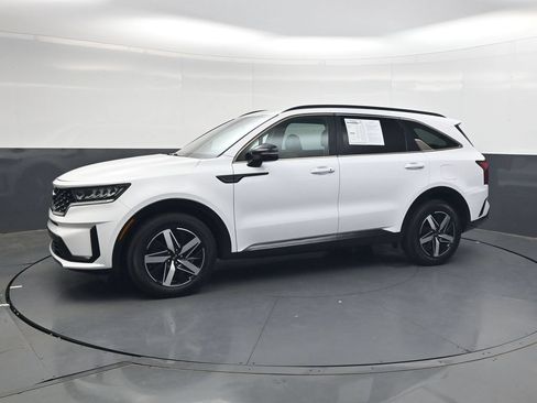 Used 2021 Kia Sorento S FWD image 11