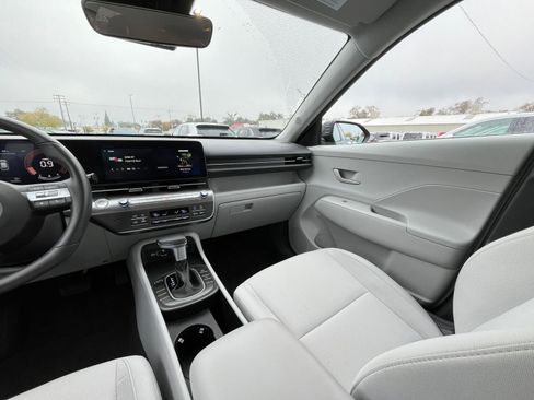 Used 2025 Hyundai Kona SEL image 35