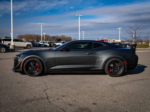 Used 2018 Chevrolet Camaro ZL1 image 10
