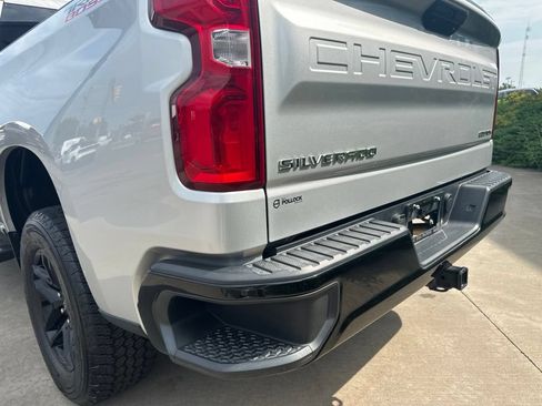 Used 2020 Chevrolet Silverado 1500 Custom Trail Boss w/ Custom Convenience Package AWD/4WD image 17