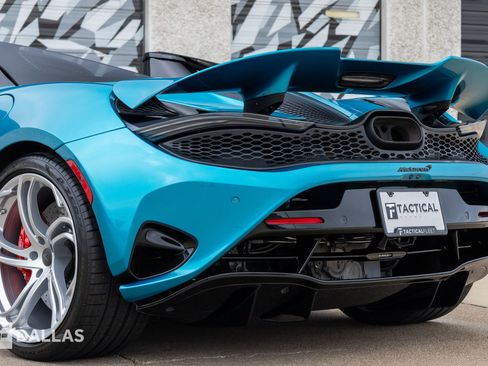 Used 2025 McLaren 750S Spider RWD image 12