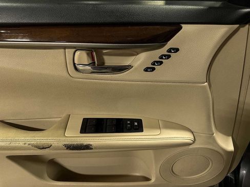 Used 2013 Lexus ES 350 w/ Luxury Pkg FWD image 22