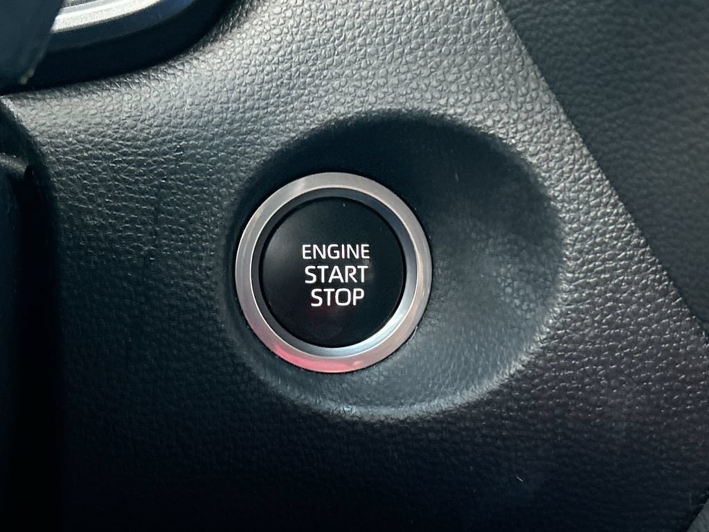 Used 2023 Toyota Corolla Cross XLE AWD/4WD image 19