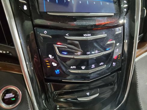 Used 2019 Cadillac Escalade ESV Luxury RWD image 38