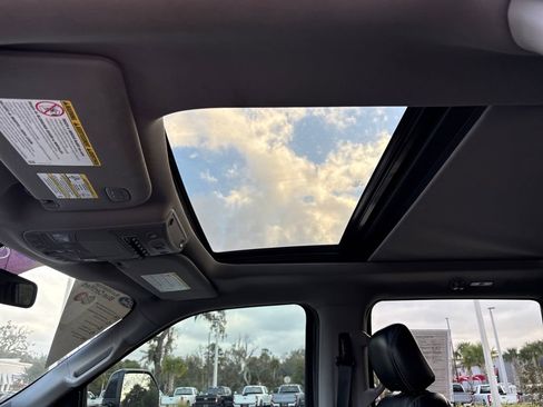 Used 2019 Ford F350 Lariat image 10