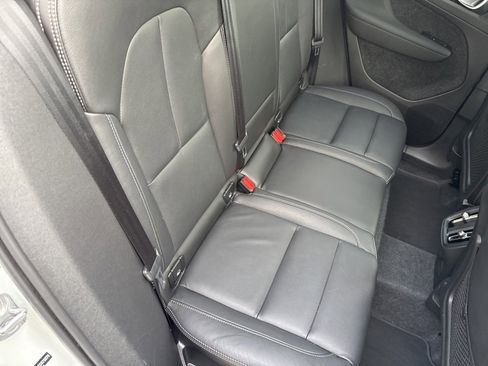 Certified 2025 Volvo XC40 B5 Core image 44