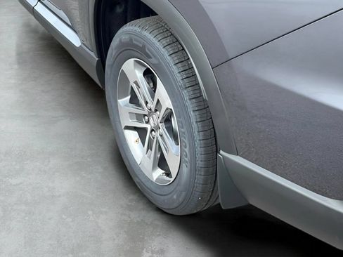 Used 2025 Honda Pilot EX-L image 8