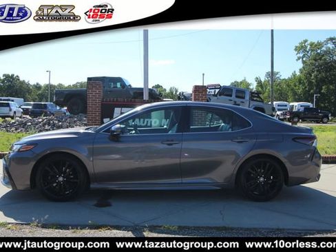 Used 2021 Toyota Camry XSE FWD image 4