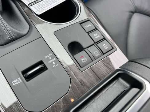 New 2026 Toyota Highlander Platinum image 22