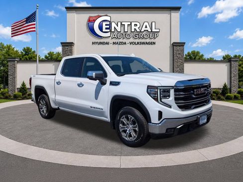 Used 2025 GMC Sierra 1500 SLT AWD/4WD image 1
