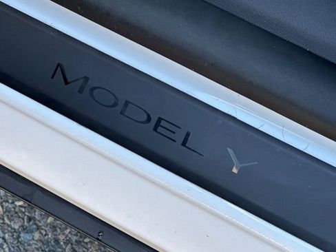 Used 2021 Tesla Model Y Long Range image 47