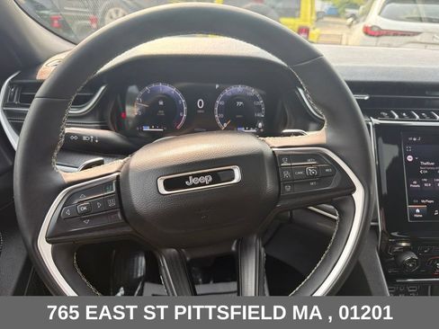 Used 2024 Jeep Grand Cherokee Altitude AWD/4WD image 26