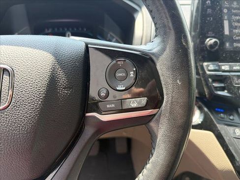 Used 2018 Honda Odyssey Elite image 16
