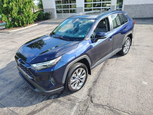 Used 2022 Toyota RAV4 XLE Premium AWD/4WD image 15