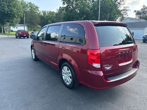 Used 2016 Dodge Grand Caravan American Value Package w/ UConnect Hands-Free Group FWD image 5
