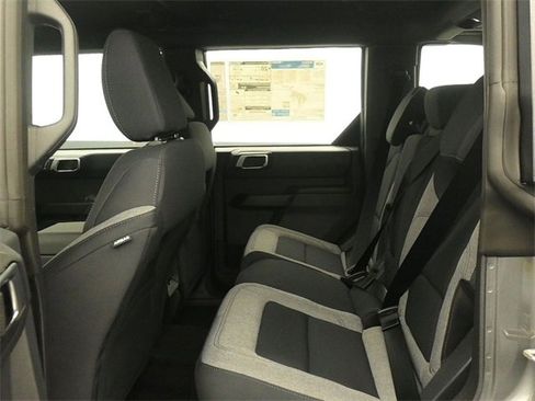 New 2025 Ford Bronco 4-Door image 10