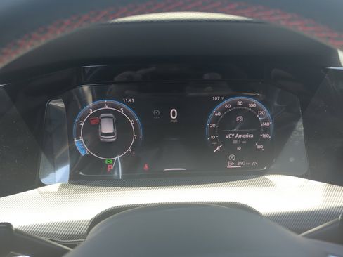 New 2025 Volkswagen Golf SE image 11