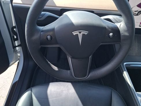 Used 2021 Tesla Model Y Long Range AWD/4WD image 11