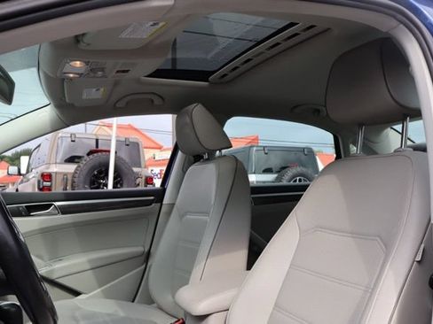 Used 2017 Volkswagen Passat 1.8T SE FWD image 12