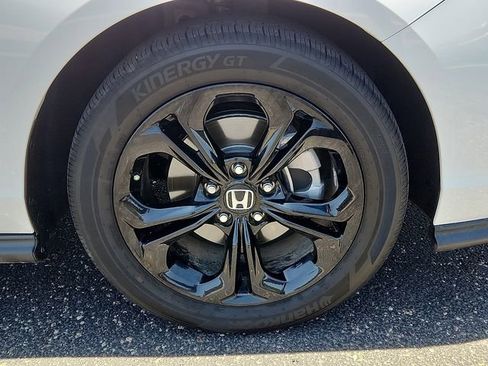 Used 2025 Honda Accord SE image 7