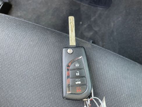 Used 2023 Toyota Corolla LE image 21