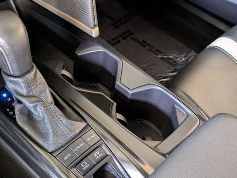 Used 2025 Toyota Camry SE image 19