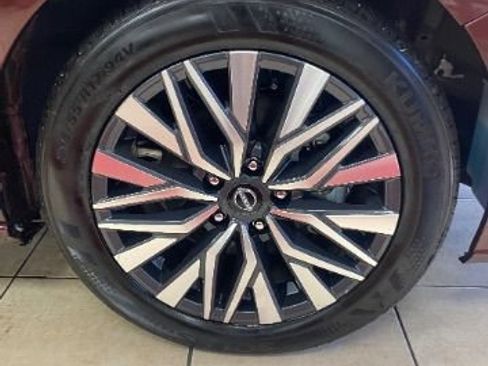 Used 2025 Nissan Altima 2.5 SV FWD image 22
