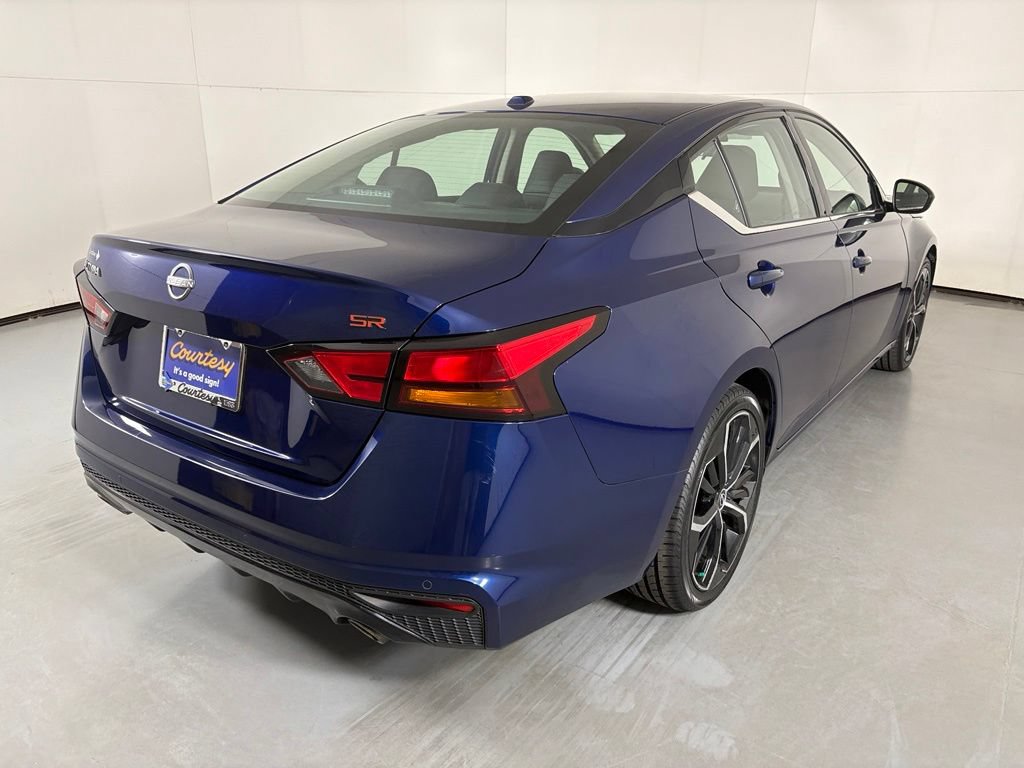 Used 2024 Nissan Altima 2.5 SR FWD image 8