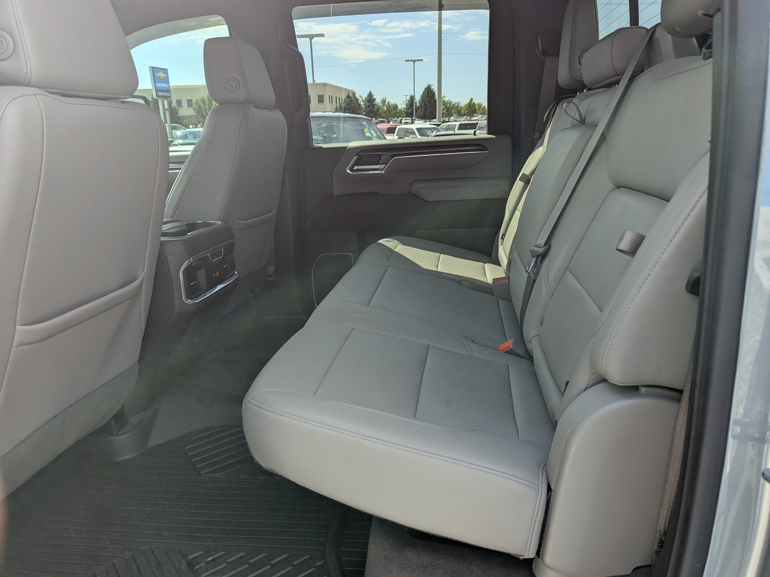 Used 2024 Chevrolet Silverado 3500 LTZ w/ LTZ Convenience Package AWD/4WD image 27