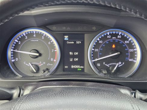 Used 2018 Toyota Highlander XLE image 23