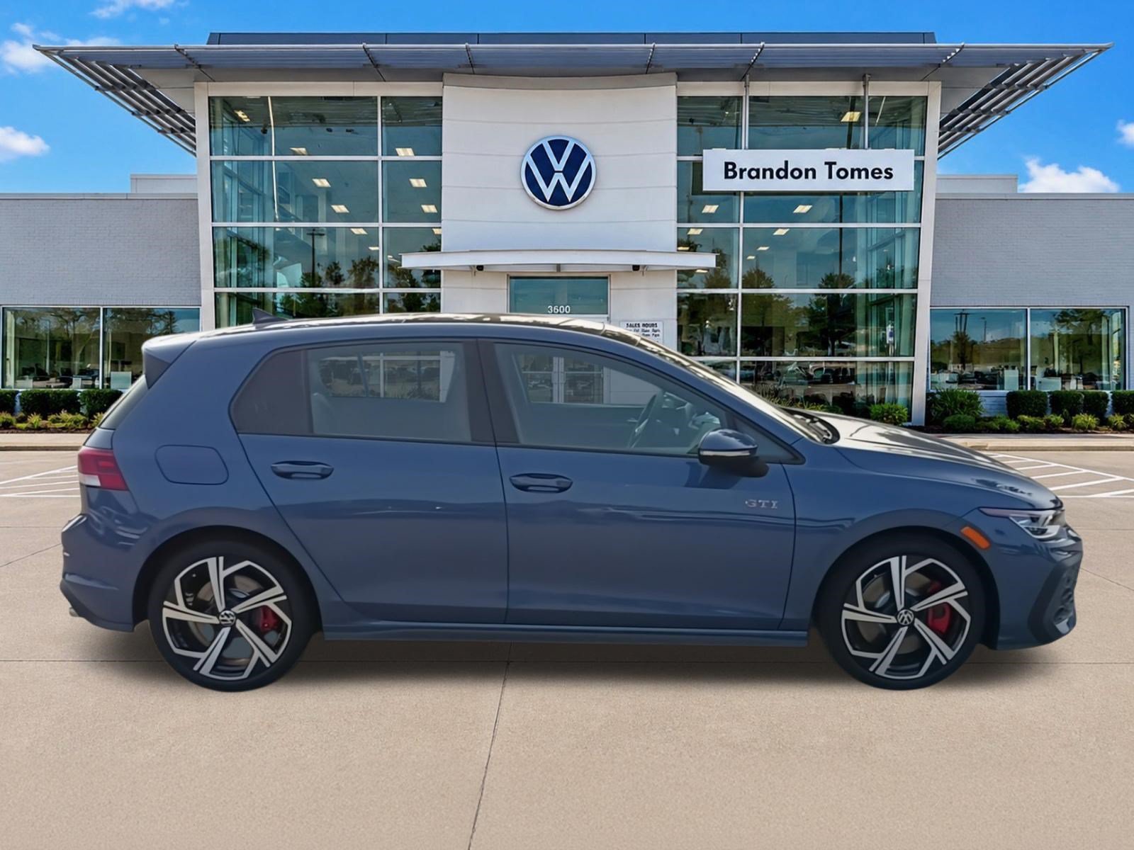 New 2026 Volkswagen GTI SE FWD image 10