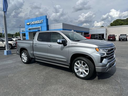 Used 2024 Chevrolet Silverado 1500 High Country AWD/4WD image 1