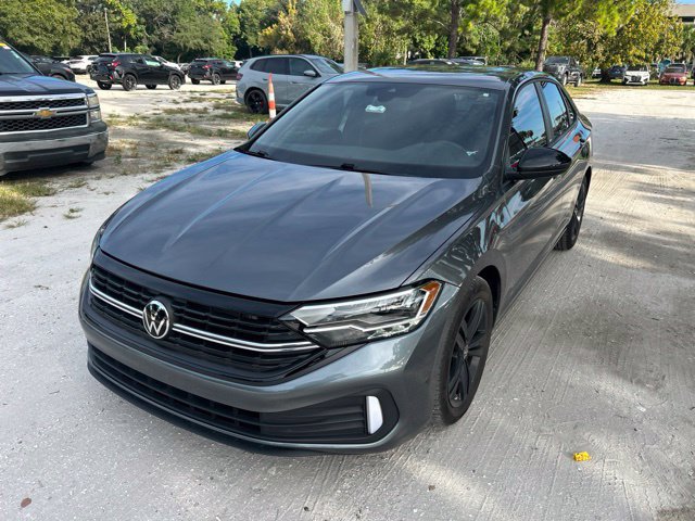 Used 2024 Volkswagen Jetta Sport FWD image 2