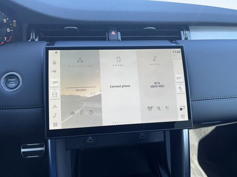 Used 2025 Land Rover Discovery Sport Dynamic SE image 23