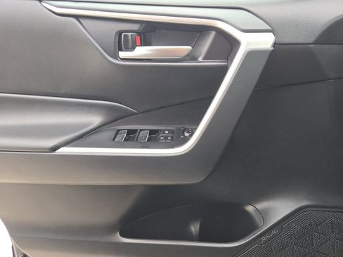 Certified 2025 Toyota RAV4 XLE w/ Convenience Package image 25