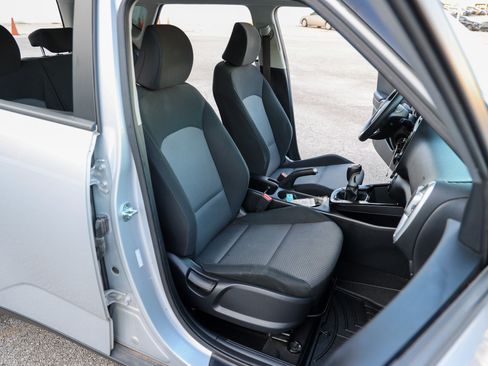 Used 2020 Kia Soul LX FWD image 39