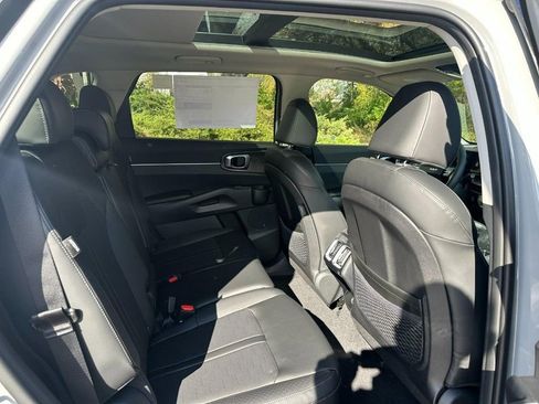 New 2026 Kia Sorento S image 6