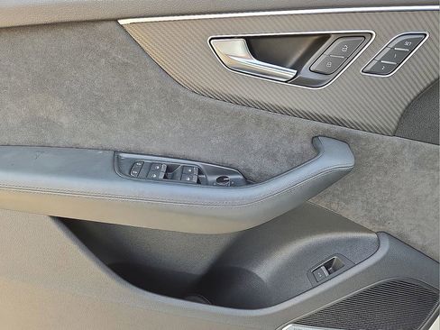 Used 2022 Audi RS Q8 image 21