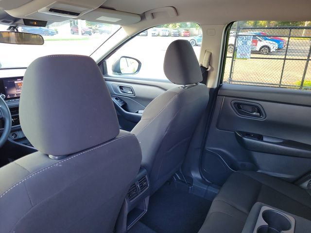 Used 2024 Nissan Rogue S AWD/4WD image 12