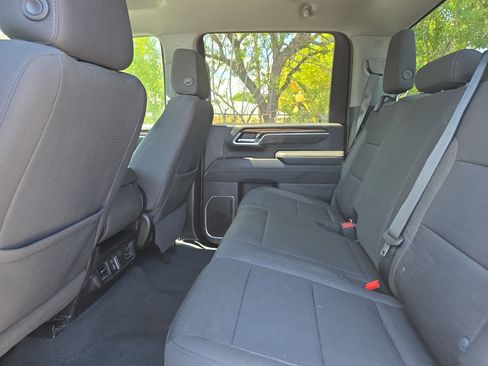 Used 2025 Chevrolet Silverado 2500 LT w/ Convenience Package image 16